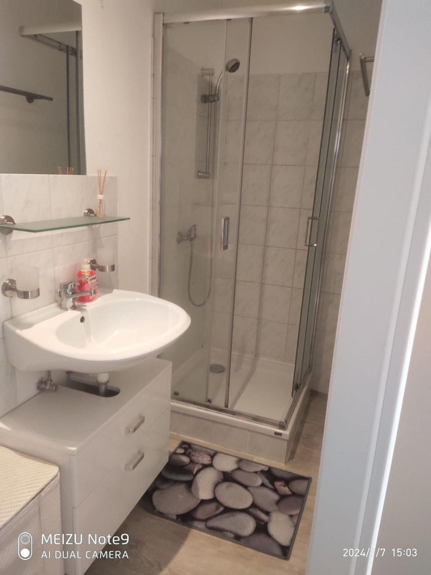 שוורין Familienappartement In Zentrum מראה חיצוני תמונה